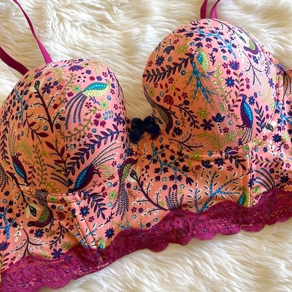 Adore Me Cropped Bustier - Picture 2 of 4